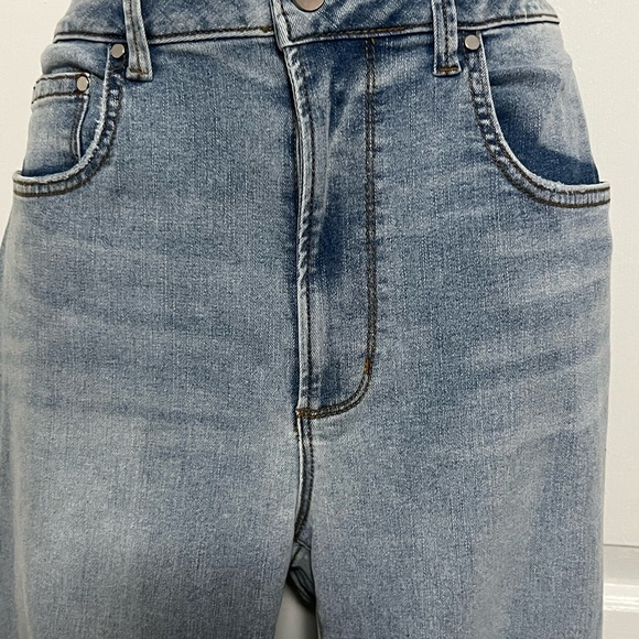 True Craft High Rise ⬆️ Flare Jeans👖 ➡️ NWT 🏷️ size 15R - Picture 4 of 6